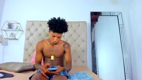Snapshot of thegloryus_ebony chatting on March 2025 07:13:02 AM the gloryus ebony online show from March 2025 07:13:02 AM