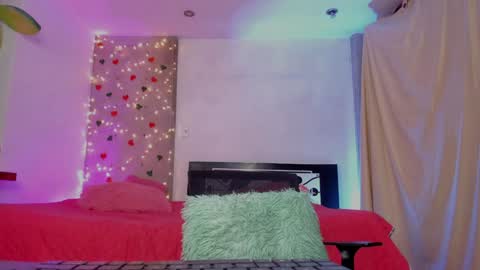 Snapshot of thegoldenbitch chatting on January 2025 12:38:02 AM Goldie online show from January 2025 12:38:02 AM