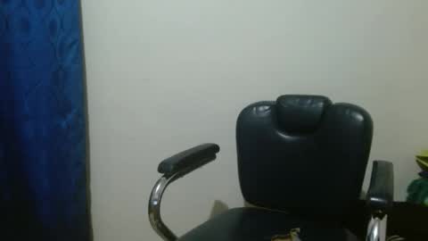 thehousedog online show from October 2025 09:11:01 PM