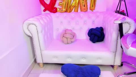 Theia  online show from February 2025 04:05:01 PM