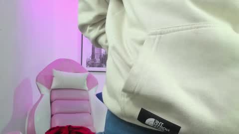 Theia  online show from February 2025 12:37:01 PM