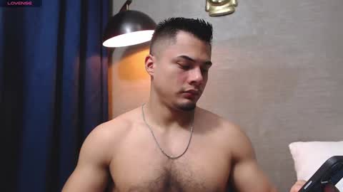 Snapshot of thekingerick chatting on December 2024 01:45:01 AM thekingerick online show from December 2024 01:45:01 AM