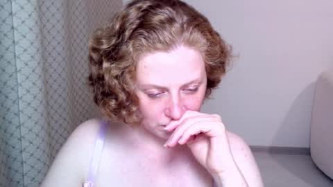 Ella online show from September 2025 07:41:02 PM