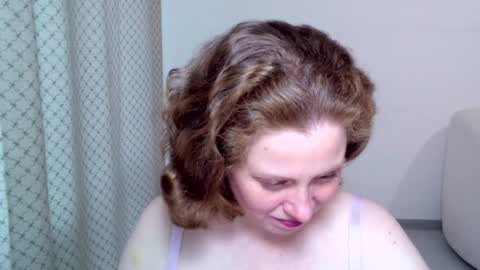 Ella online show from December 2025 11:26:02 AM