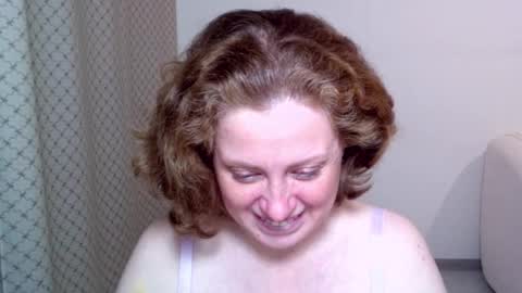 Ella online show from December 2025 09:32:02 PM