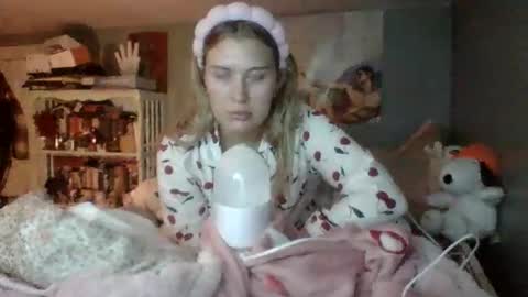 Little Bambii online show from December 2025 03:55:02 AM