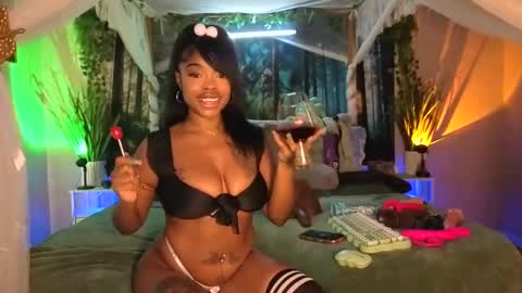 Snapshot of thelovelybrown chatting on January 2026 06:22:02 PM thelovelybrown online show from January 2026 06:22:02 PM