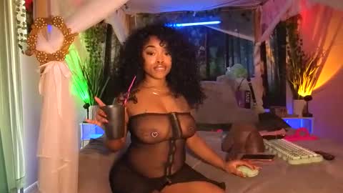 Snapshot of thelovelybrown chatting on January 2026 07:28:02 PM thelovelybrown online show from January 2026 07:28:02 PM