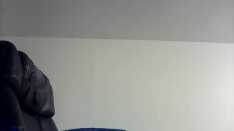 theman18951pa online show from April 2026 12:35:01 AM