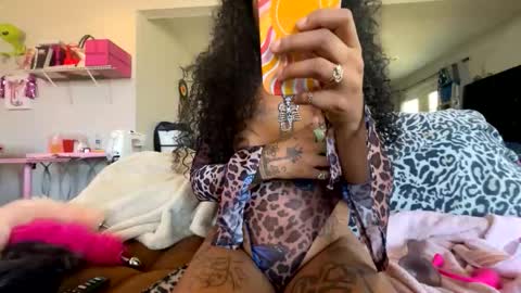 the moody witch online show from November 2025 06:41:02 PM