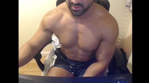 Snapshot of themusclefactory chatting on November 2025 06:53:01 PM TheMuscleFactory online show from November 2025 06:53:01 PM