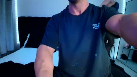 Snapshot of themusclefactory chatting on November 2025 05:25:01 PM TheMuscleFactory online show from November 2025 05:25:01 PM