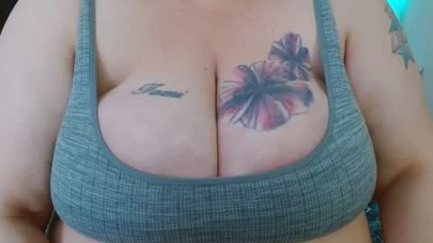 Snapshot of thenaughty1baby_2 chatting on February 2025 06:15:02 PM im on randomly so follow to know when im online online show from February 2025 06:15:02 PM