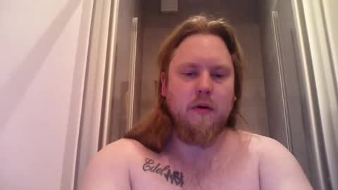 Snapshot of thenewdude1992 chatting on April 2026 06:01:01 PM thenewdude1992 online show from April 2026 06:01:01 PM