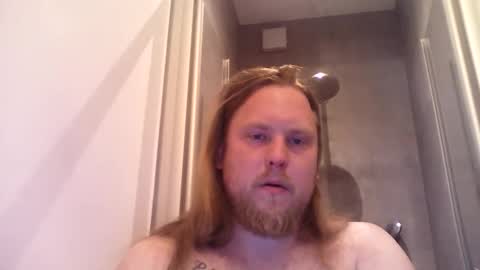 Snapshot of thenewdude1992 chatting on May 2026 06:26:01 PM thenewdude1992 online show from May 2026 06:26:01 PM