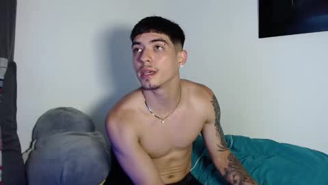 Snapshot of theo_levis chatting on March 2026 08:08:02 PM theo_levis online show from March 2026 08:08:02 PM