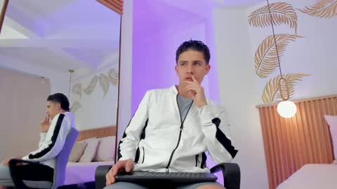  THEO- MATEO  online show from December 2024 11:28:02 AM