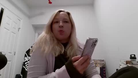 Olivia Nyx online show from November 2025 04:00:01 AM