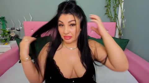 Snapshot of theonerosegoddes chatting on November 2025 05:45:01 PM theonerosegoddes online show from November 2025 05:45:01 PM