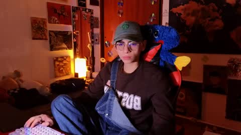 Snapshot of theprince_red chatting on April 2026 08:31:01 PM Matt independent model online show from April 2026 08:31:01 PM