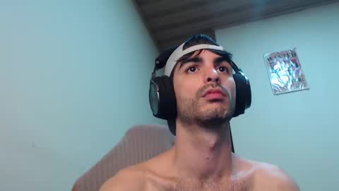 Santiago Enrique online show from November 2025 04:46:01 AM