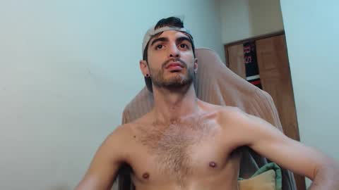 Santiago Enrique online show from November 2025 04:38:01 AM