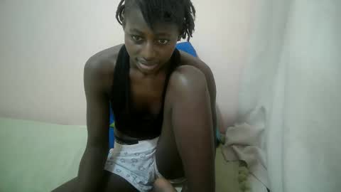 Snapshot of therry_heart chatting on September 2025 07:03:02 PM hearty online show from September 2025 07:03:02 PM