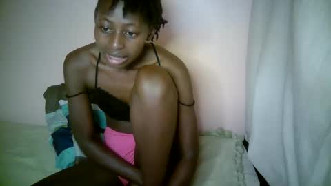 Snapshot of therry_heart chatting on September 2025 02:44:02 AM hearty online show from September 2025 02:44:02 AM