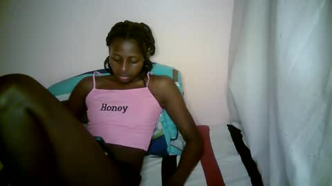 Snapshot of therry_heart chatting on September 2025 04:47:01 AM hearty online show from September 2025 04:47:01 AM