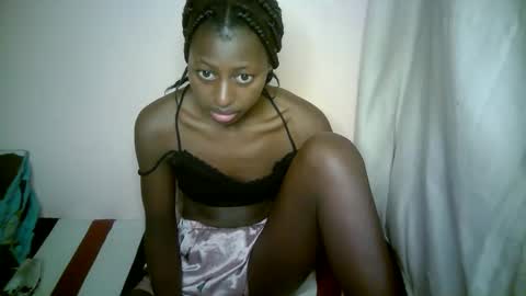 Snapshot of therry_heart chatting on September 2025 04:25:02 AM hearty online show from September 2025 04:25:02 AM