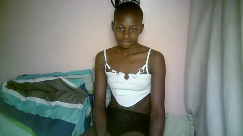 Snapshot of therry_heart chatting on September 2025 07:03:02 AM hearty online show from September 2025 07:03:02 AM