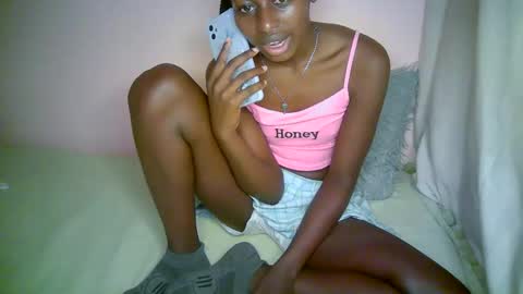 Snapshot of therry_heart chatting on September 2025 10:53:02 AM hearty online show from September 2025 10:53:02 AM