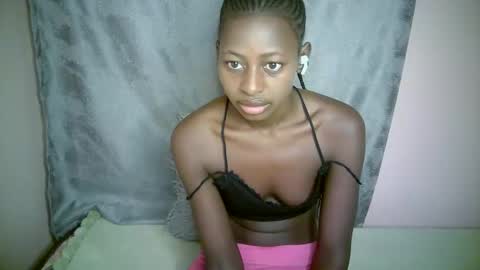 Snapshot of therry_heart chatting on October 2025 04:53:02 AM hearty online show from October 2025 04:53:02 AM