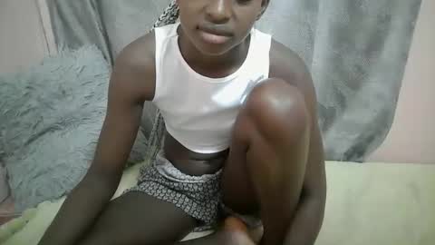 Snapshot of therry_heart chatting on October 2025 09:08:02 AM hearty online show from October 2025 09:08:02 AM
