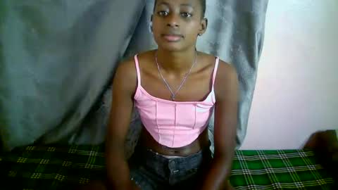 Snapshot of therry_heart chatting on October 2025 07:02:01 PM hearty online show from October 2025 07:02:01 PM