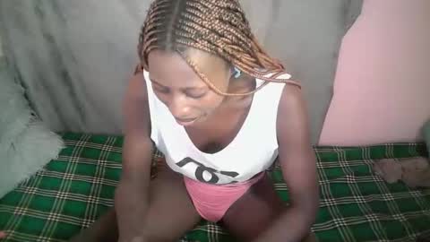 Snapshot of therry_heart chatting on November 2025 09:54:02 AM hearty online show from November 2025 09:54:02 AM