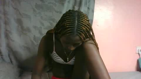 Snapshot of therry_heart chatting on November 2025 08:24:02 PM hearty online show from November 2025 08:24:02 PM