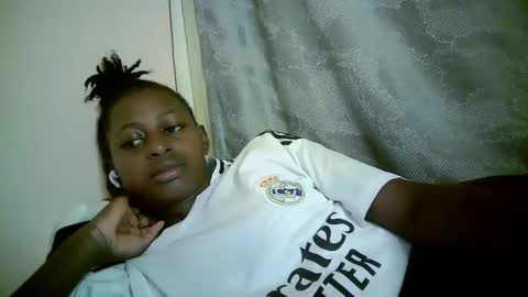 Snapshot of therry_heart chatting on February 2026 01:43:02 AM hearty online show from February 2026 01:43:02 AM