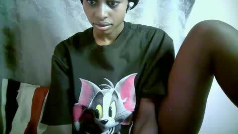 Snapshot of therry_heart chatting on February 2026 04:42:02 AM hearty online show from February 2026 04:42:02 AM