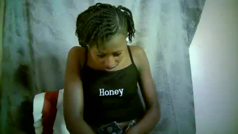 Snapshot of therry_heart chatting on February 2026 01:41:02 PM hearty online show from February 2026 01:41:02 PM