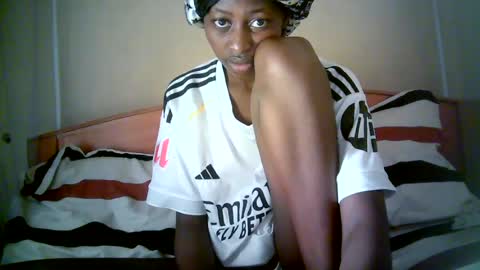 Snapshot of therry_heart chatting on July 2026 06:02:02 PM hearty online show from July 2026 06:02:02 PM