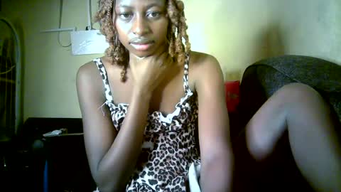 Snapshot of therry_heart chatting on August 2026 08:28:01 AM hearty online show from August 2026 08:28:01 AM