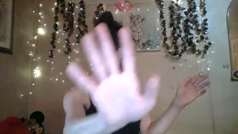 Snapshot of thesillymillie chatting on June 2026 10:46:02 PM sillymillie0 online show from June 2026 10:46:02 PM