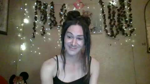 Snapshot of thesillymillie chatting on June 2026 03:04:02 AM sillymillie0 online show from June 2026 03:04:02 AM