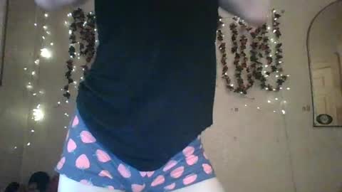 Snapshot of thesillymillie chatting on July 2026 09:41:01 PM sillymillie0 online show from July 2026 09:41:01 PM
