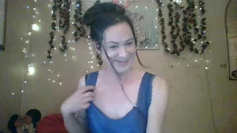 Snapshot of thesillymillie chatting on July 2026 06:04:01 PM sillymillie0 online show from July 2026 06:04:01 PM