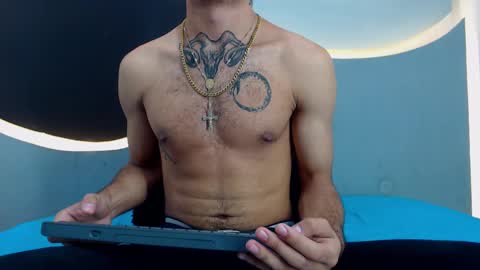 theskinny8inch_ online show from January 2025 05:10:01 AM