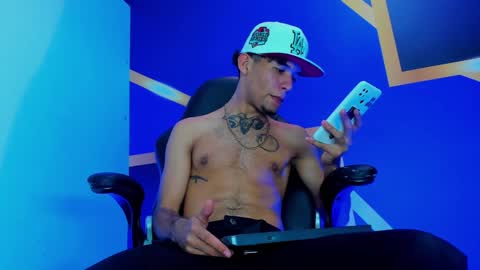 theskinny8inch_ online show from February 2025 10:59:01 AM