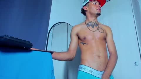 theskinny8inch_ online show from March 2025 04:11:02 PM