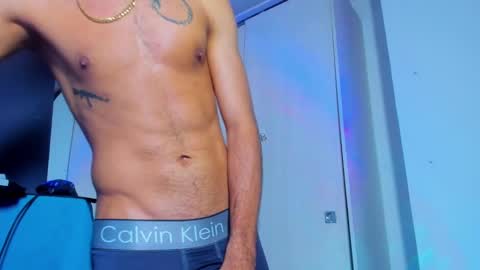 theskinny8inch_ online show from March 2025 11:47:02 AM